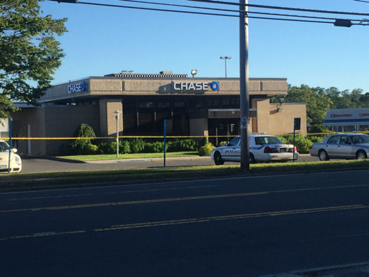 2016_0822_chase_bank_robbery - 1