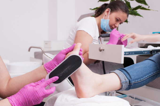 manicure-pedicure-in-salon