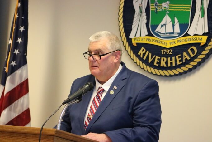 supervisor-tim-hubbard-speaking-at-inaugration-ceremony-january-1-2024