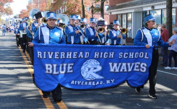 2022_1022_Homecoming Parade - 1