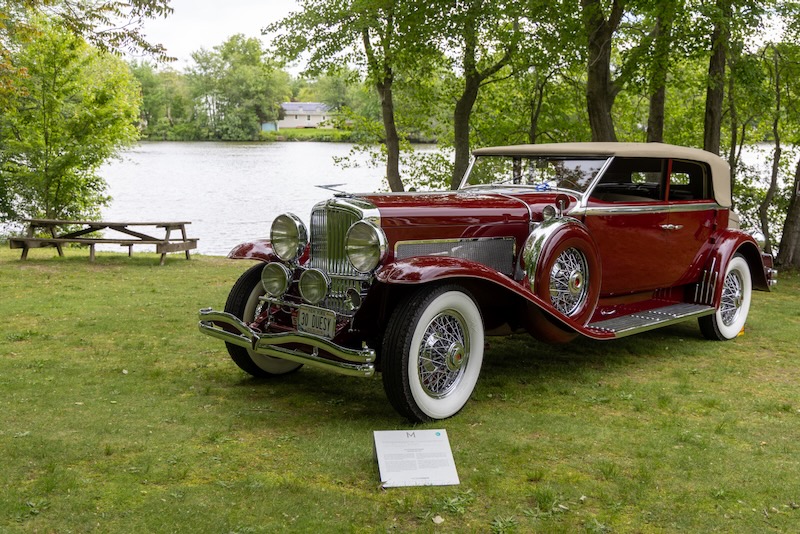Classic cars roll into Riverhead to raise money for Ukraine