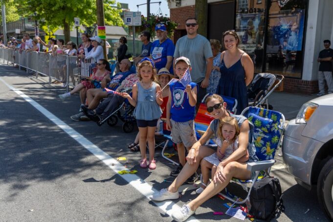 2026_0705_parade crowd - 1
