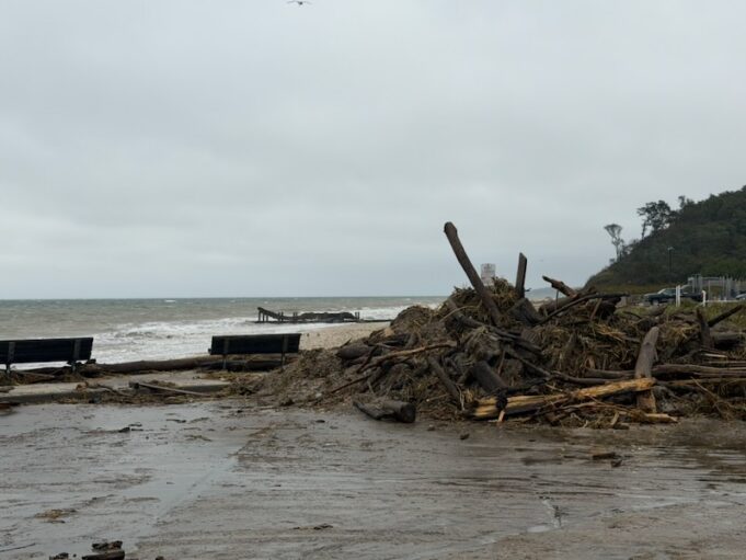 2026_0928_Iron Pier Beach debris - 1 (1)